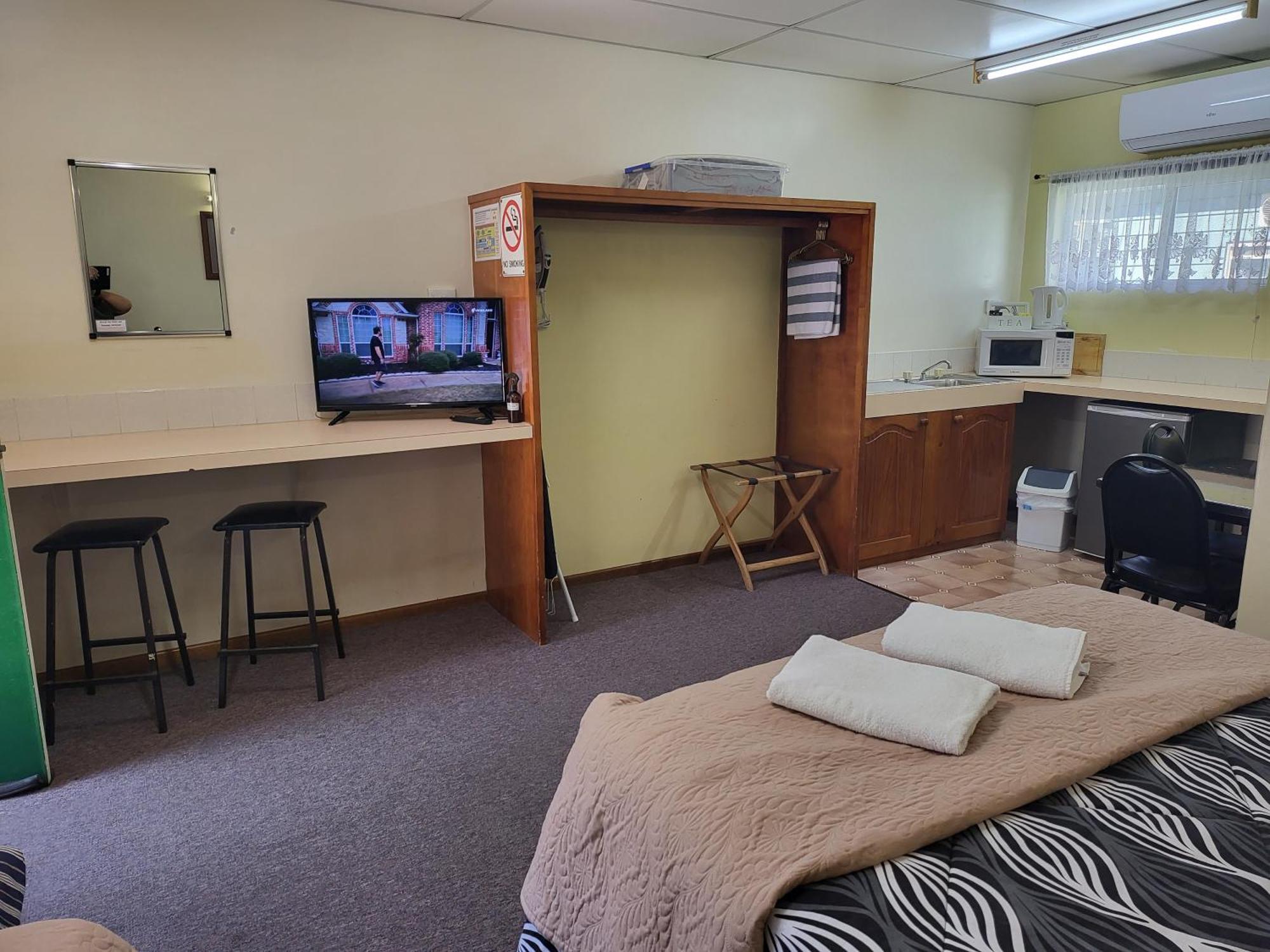 Affordable Gold City Motel Charters Towers Εξωτερικό φωτογραφία